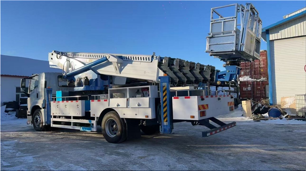 Автовышка Isuzu GIGA 45 метров 