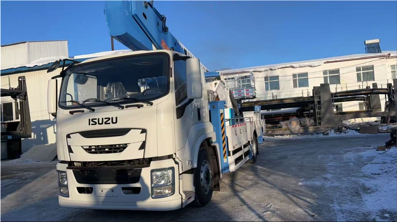 Автовышка Isuzu GIGA 45 метров 