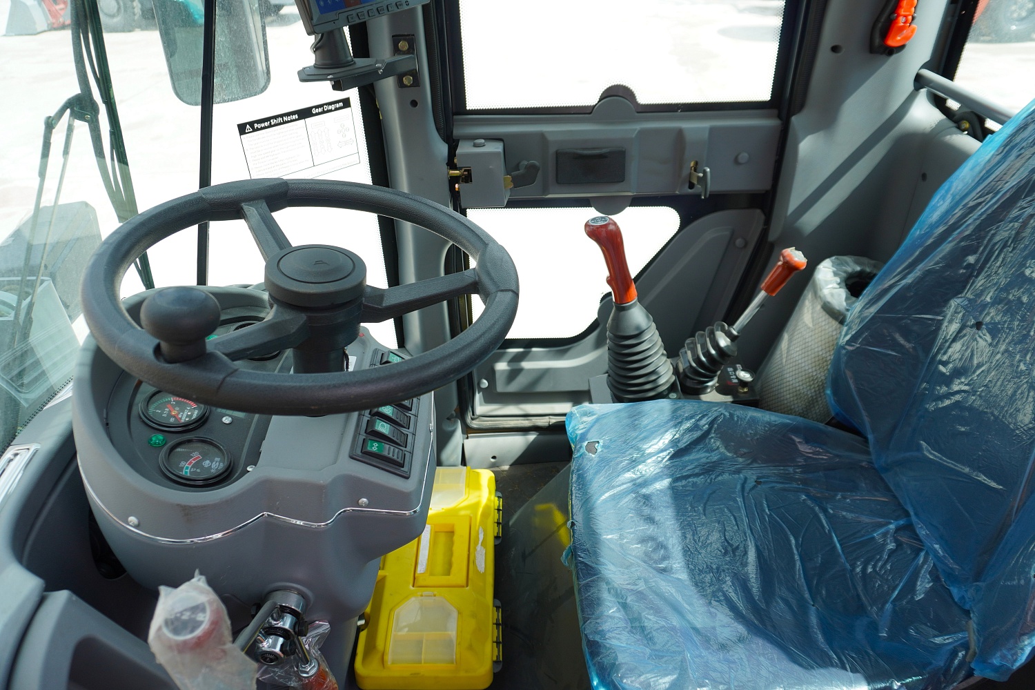 Фронтальный погрузчик Lugong T916: компактное решение для сложных задач