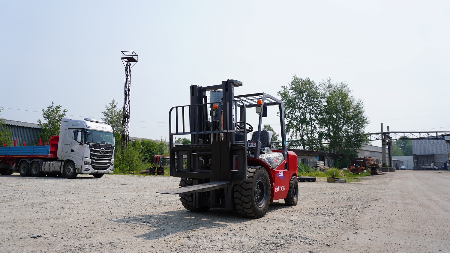 Вилочный погрузчик Heli CPCD50 Compact: инновационное решение для современных складов