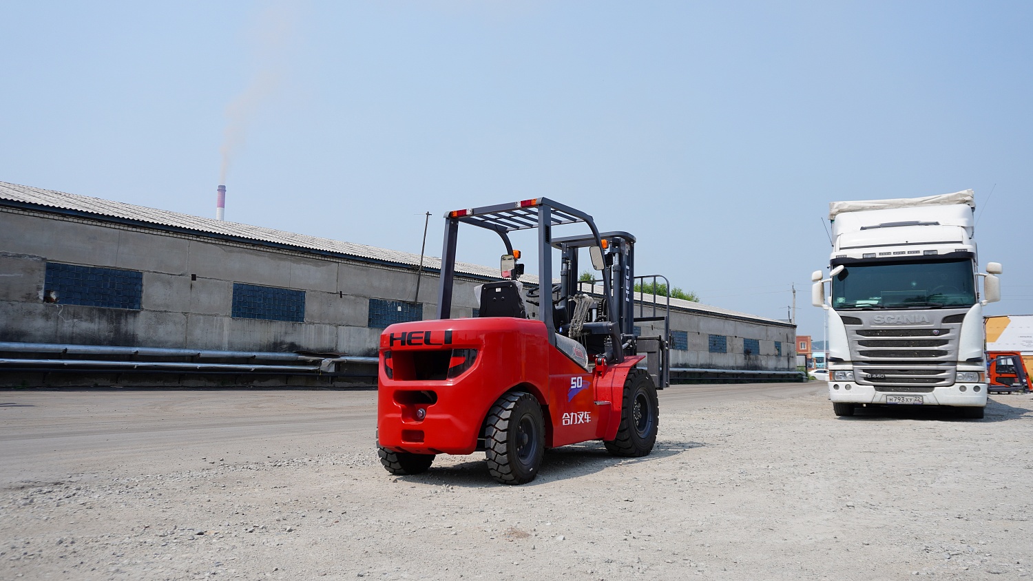 Вилочный погрузчик Heli CPCD50 Compact: инновационное решение для современных складов