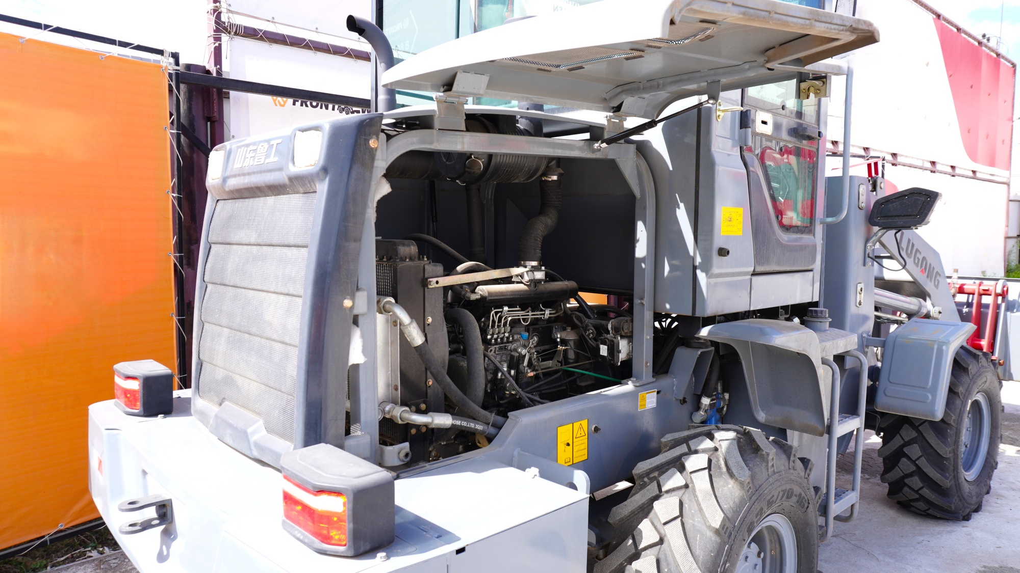 Фронтальный погрузчик  Lugong Т928