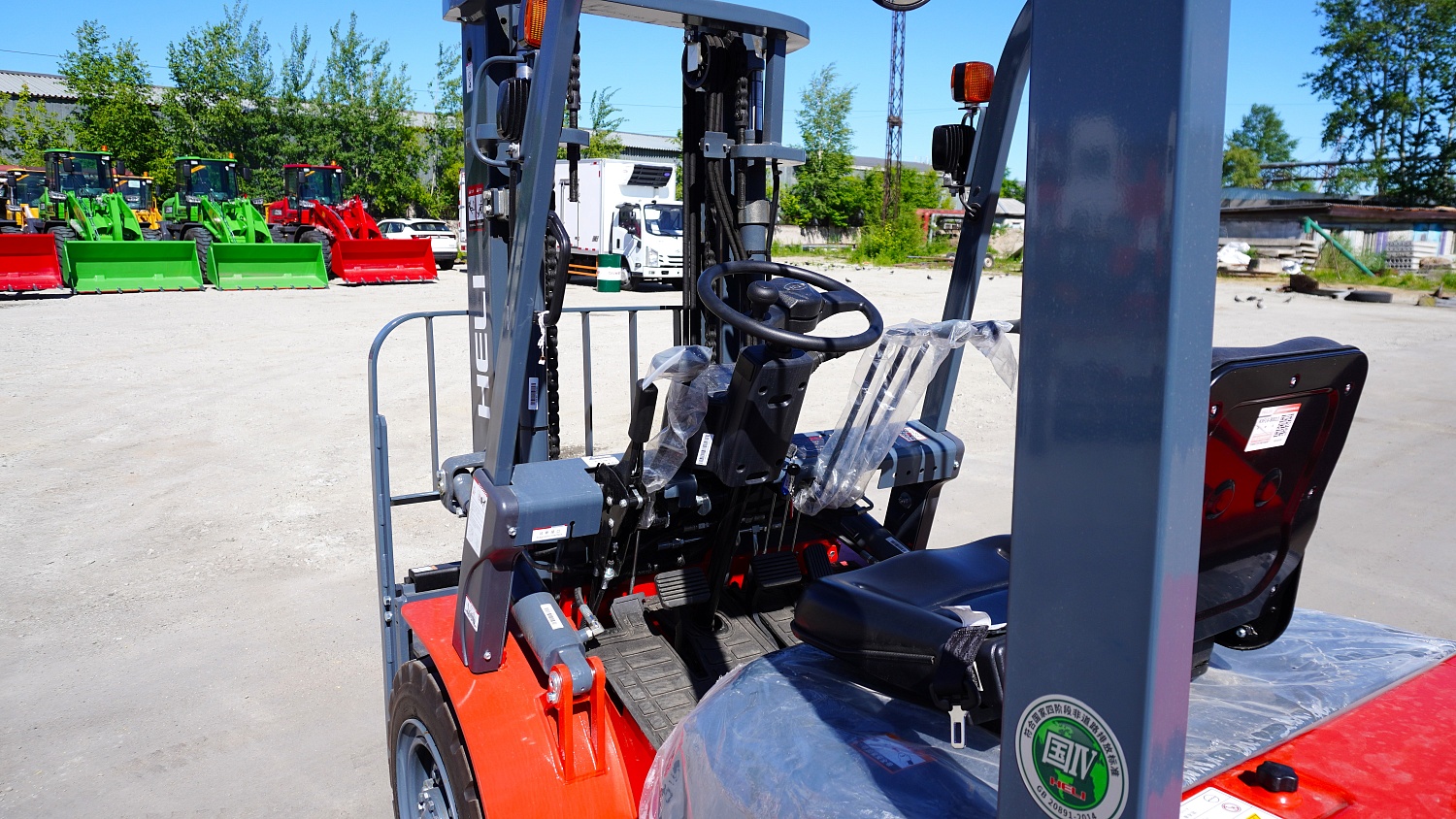 Вилочный погрузчик Heli CPCD30: надежный партнер для сложных задач