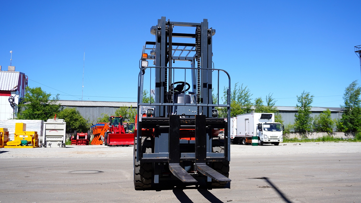 Вилочный погрузчик Heli CPCD35: универсальный помощник для складов