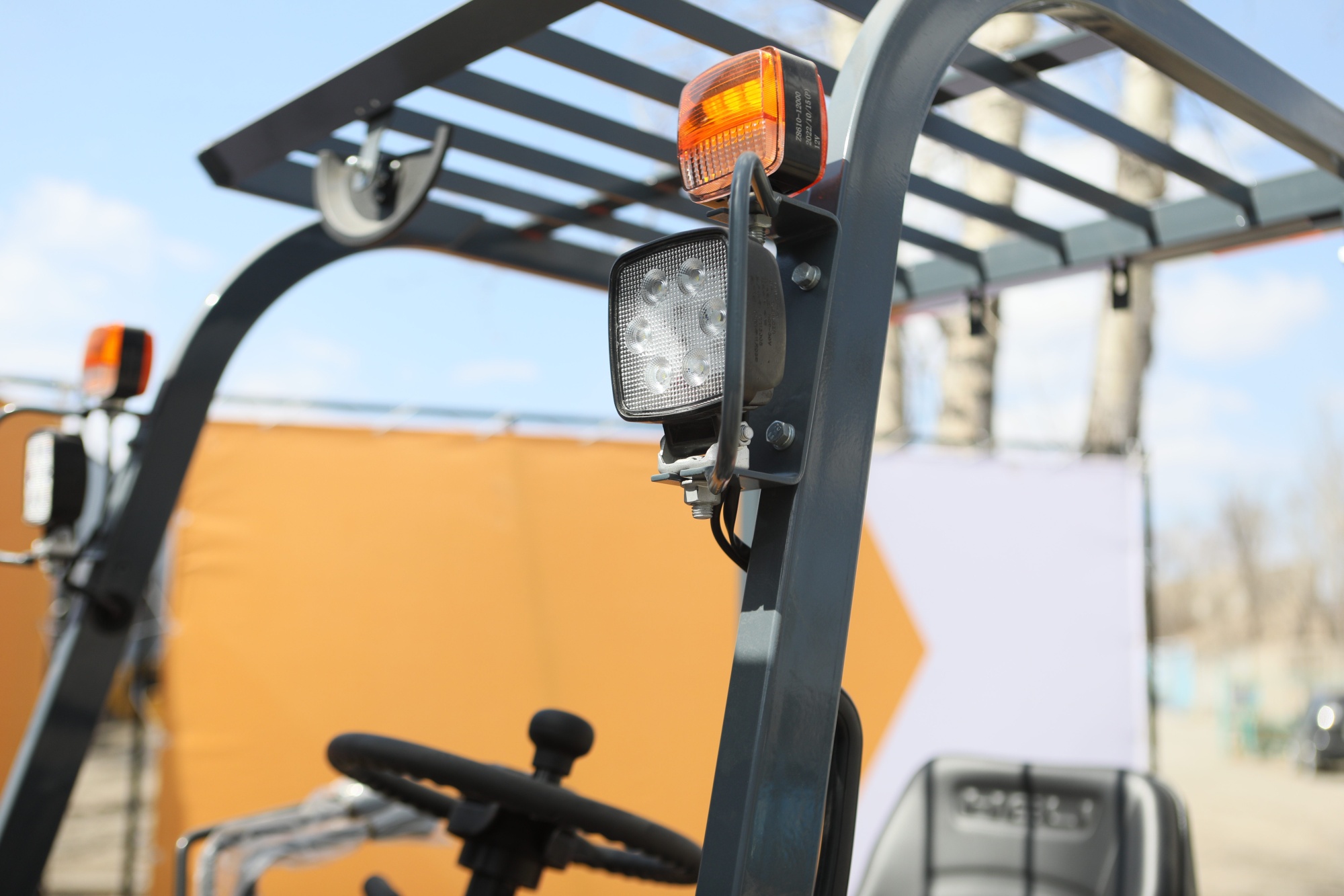 Вилочный погрузчик HELI CPQD20