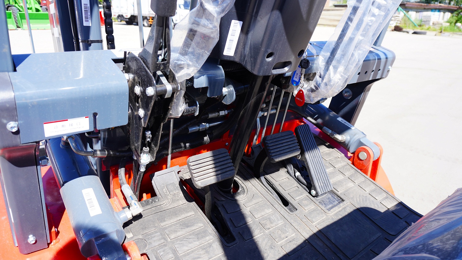 Вилочный погрузчик Heli CPCD30: надежный партнер для сложных задач