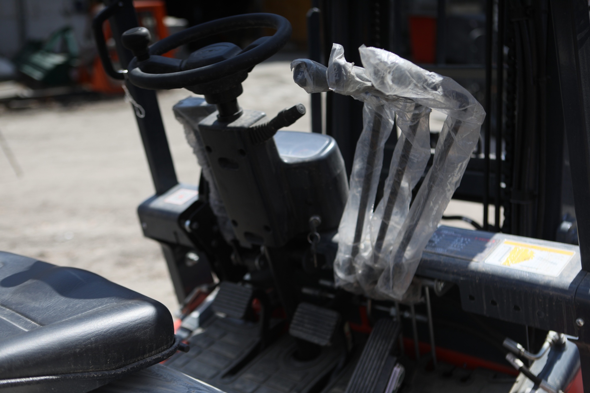 Вилочный погрузчик HELI CPQD15